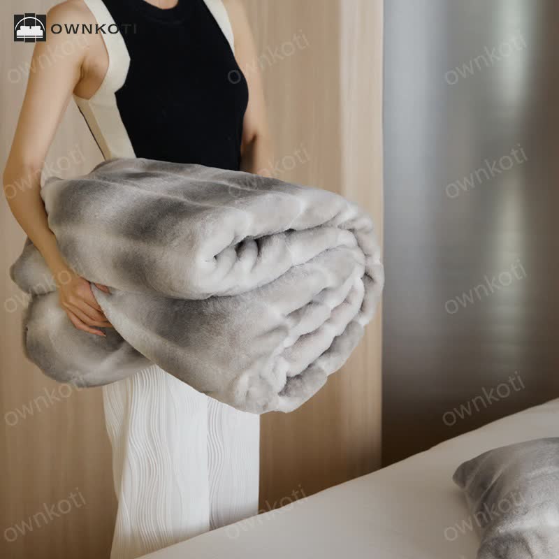 Simple Gradient Antistatic Throw Blanket