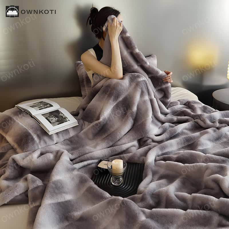 Simple Gradient Antistatic Throw Blanket