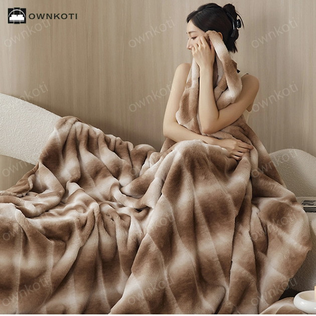 Simple Gradient Antistatic Throw Blanket