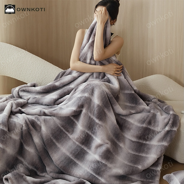 Simple Gradient Antistatic Throw Blanket