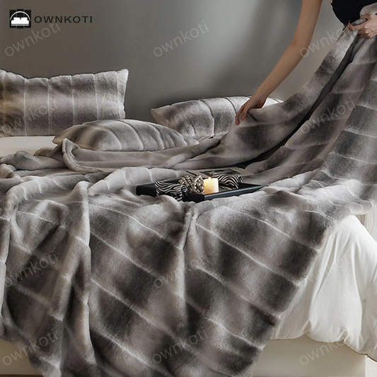 Simple Gradient Antistatic Throw Blanket