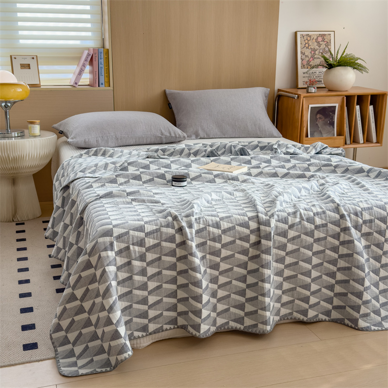 Simple Geometric Cotton Gauze Comfy Quilt
