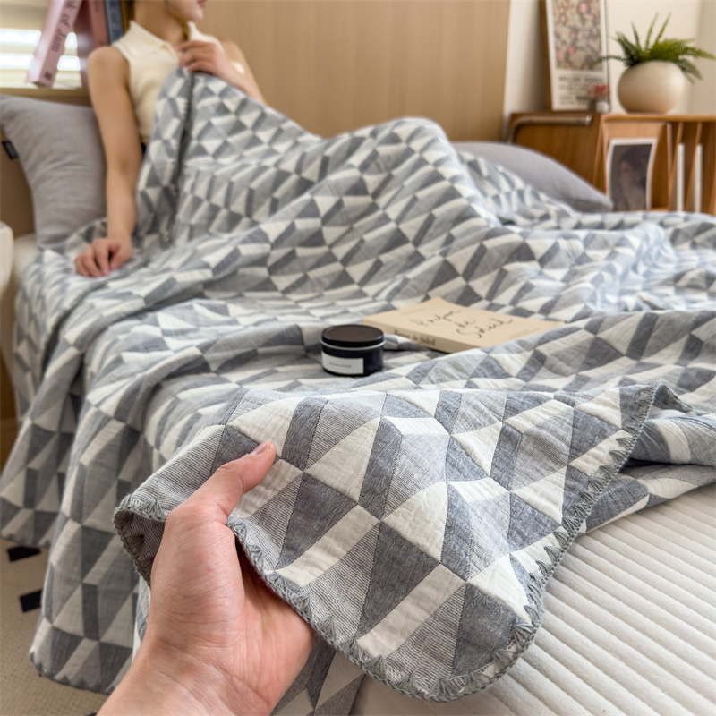 Simple Geometric Cotton Gauze Comfy Quilt