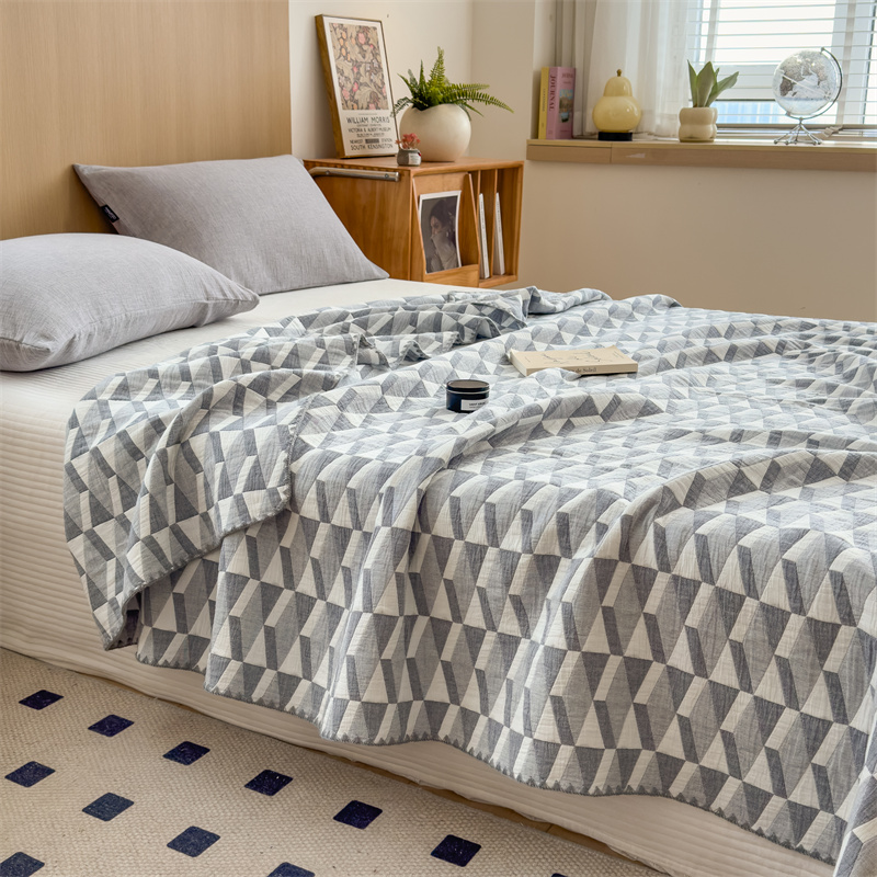 Simple Geometric Cotton Gauze Comfy Quilt