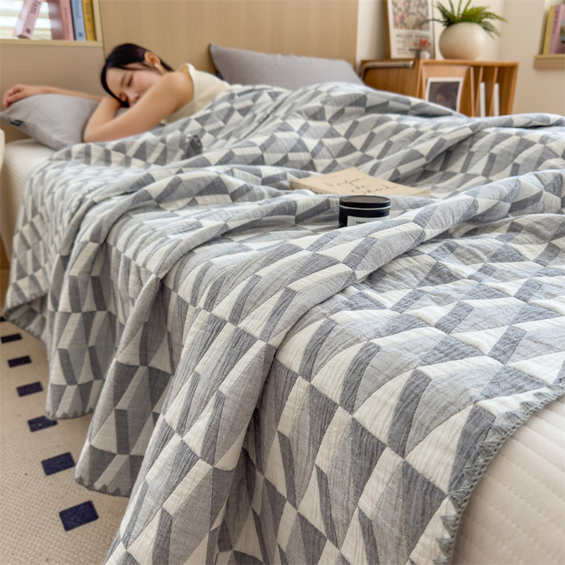 Simple Geometric Cotton Gauze Comfy Quilt