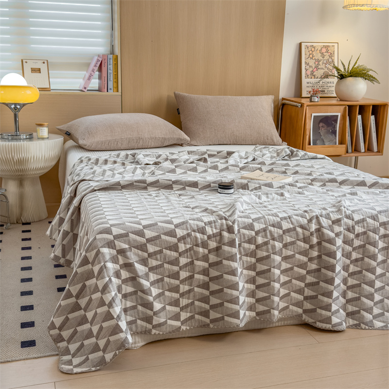 Simple Geometric Cotton Gauze Comfy Quilt