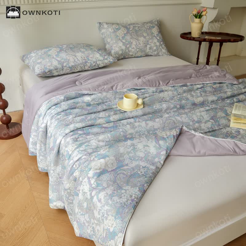 Vintage Floral Soft Lightweight Quilt
