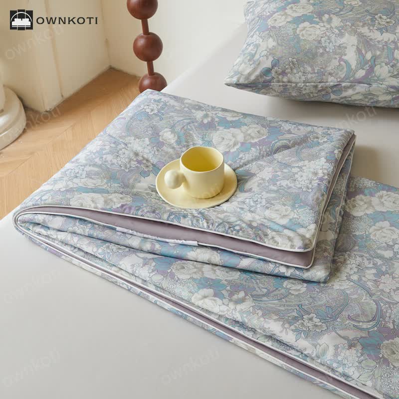 Vintage Floral Soft Lightweight Quilt