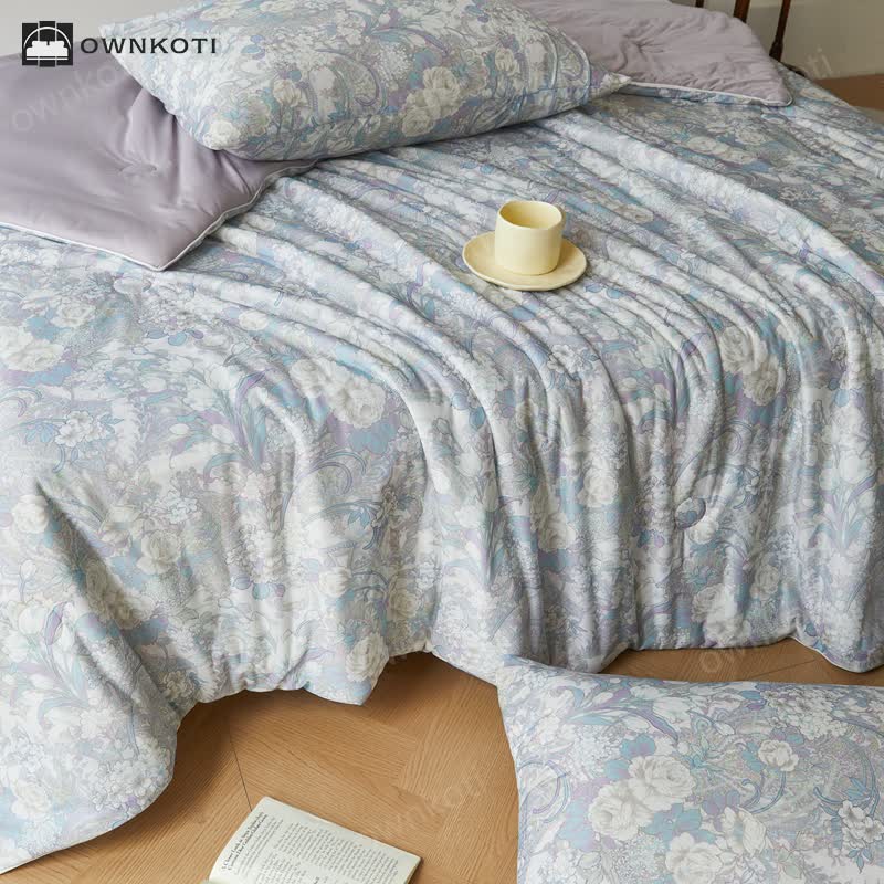 Vintage Floral Soft Lightweight Quilt