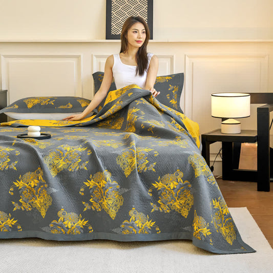 Elegant Flower Three Layer Cotton Gauze Quilt