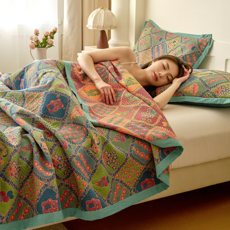 Double Layer Gauze Jacquard Bear Cotton Quilt