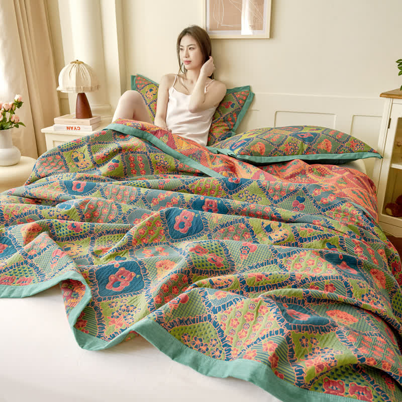 Double Layer Gauze Jacquard Bear Cotton Quilt