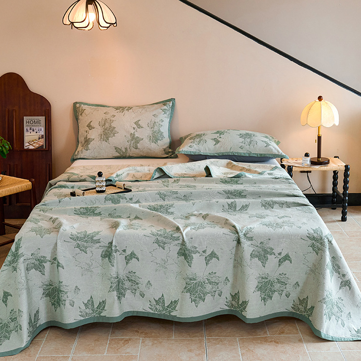 Jacquard Maple Leaf Cotton Gauze Quilt