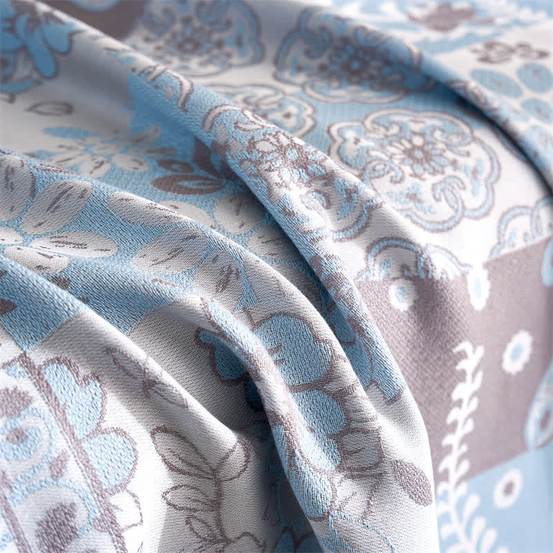 Paisley Lyocell Fiber Lightweight Soft Quilt