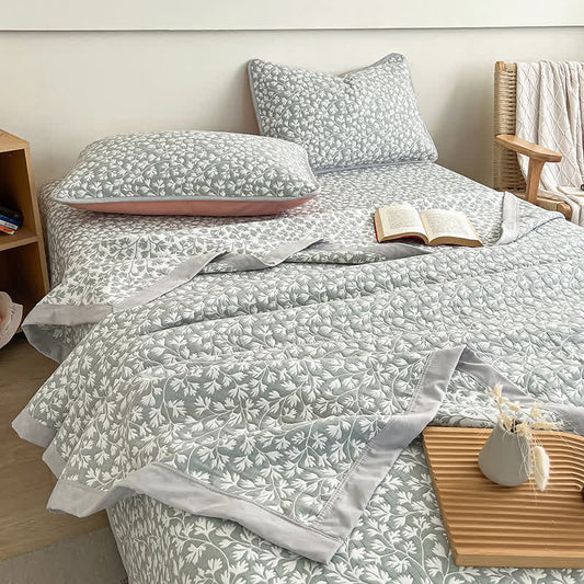 Fresh Floral Jacquard Coverlet Blanket