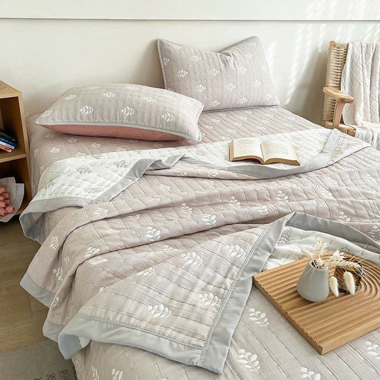 Leaf Pattern Jacquard Soft Coverlet