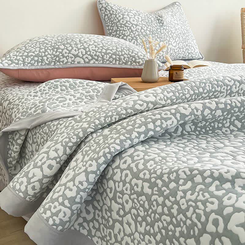 Leopard Print Jacquard Soft Coverlet