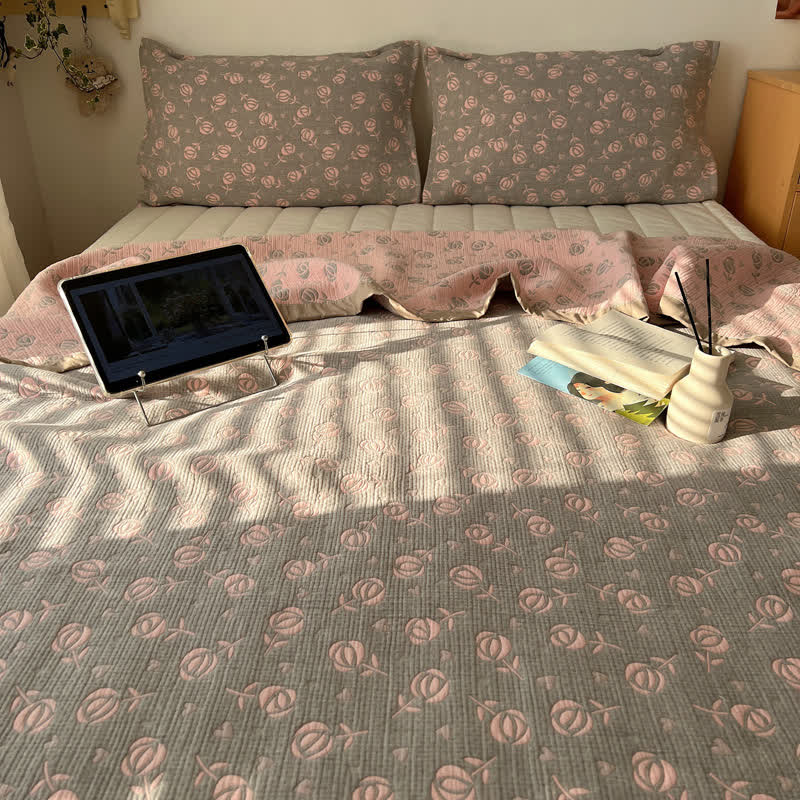 Rose Print Cotton Gauze Reversible Coverlet