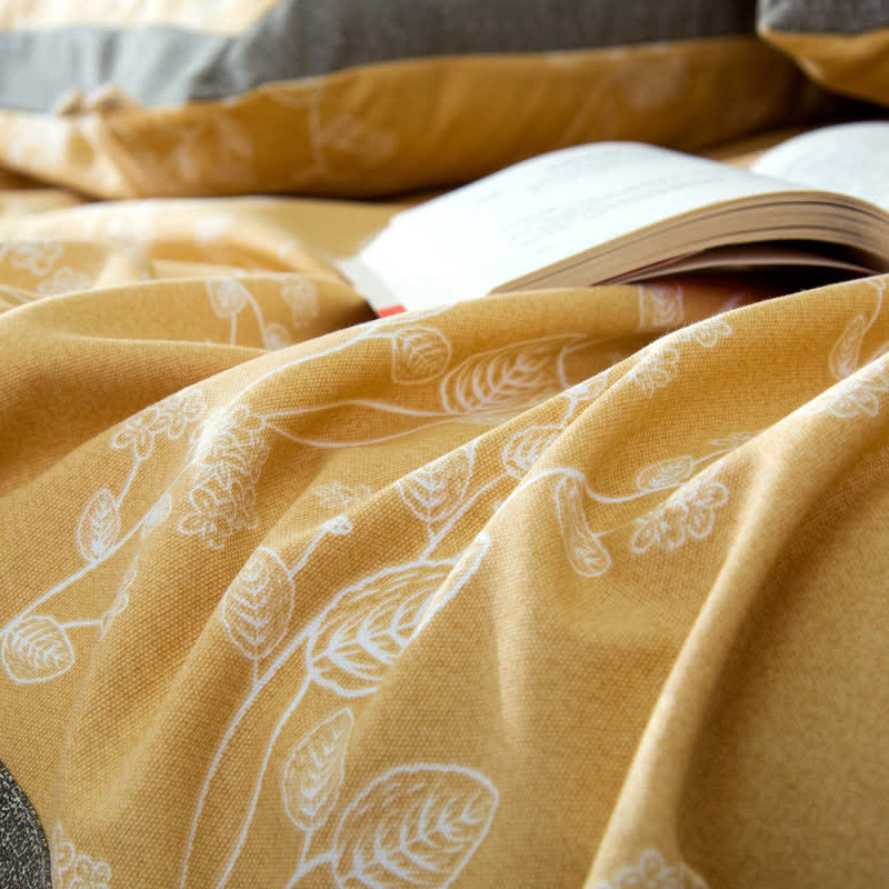 Bright Botanical Pattern Cotton Coverlet