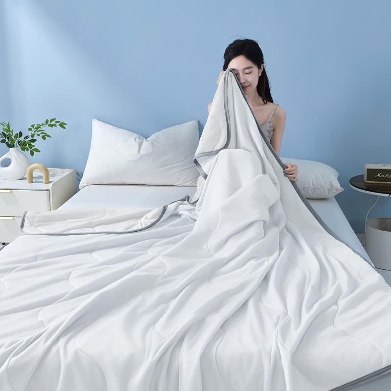 Solid Color Wave-Textured Cooling Quilt
