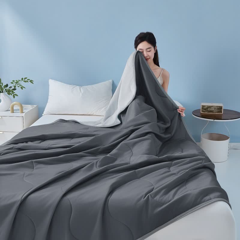 Solid Color Wave-Textured Cooling Quilt