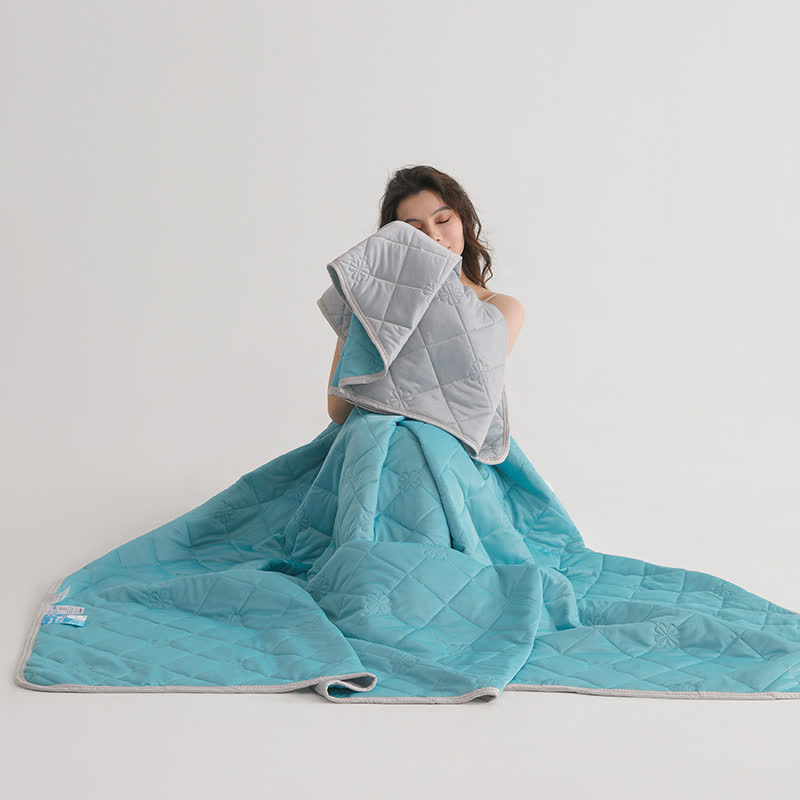 Reversible Cooling Quilt with Clover Grid Stitching