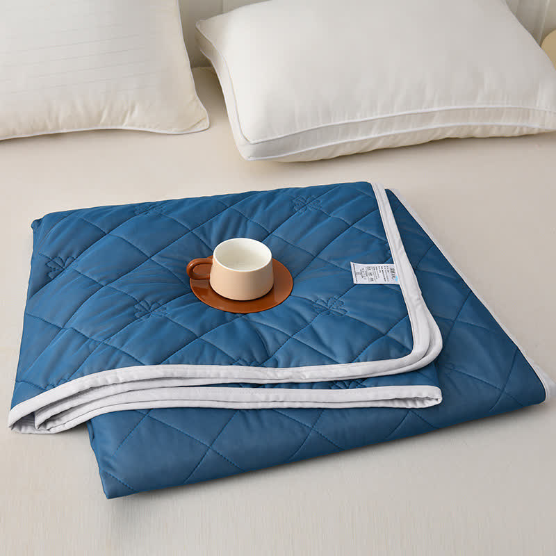 Reversible Cooling Quilt with Clover Grid Stitching