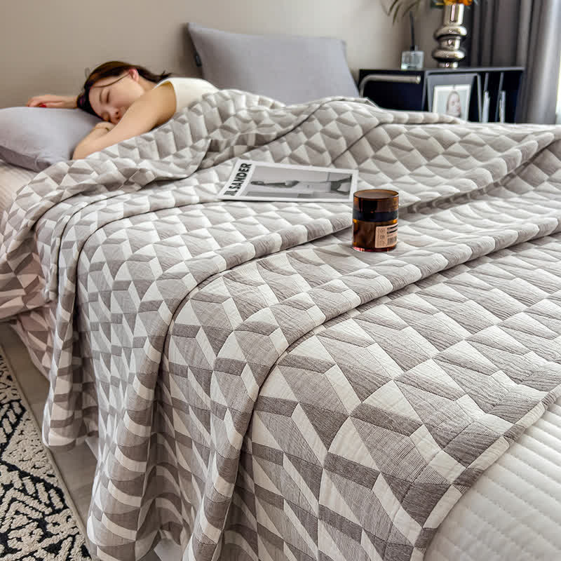Geometric Triangle Print Cotton Muslin Quilt
