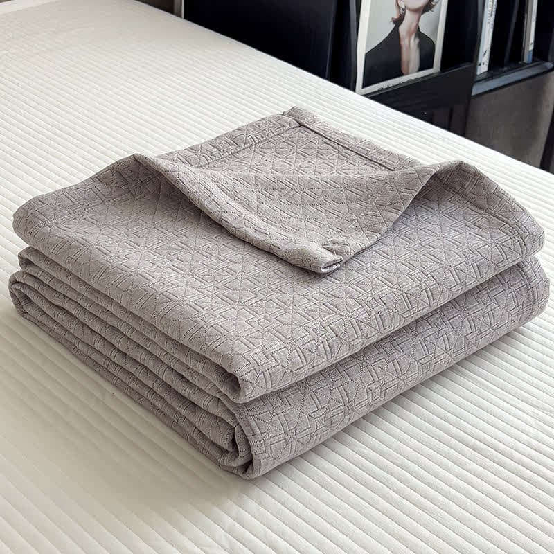 Geometric Grid Print Cotton Muslin Quilt