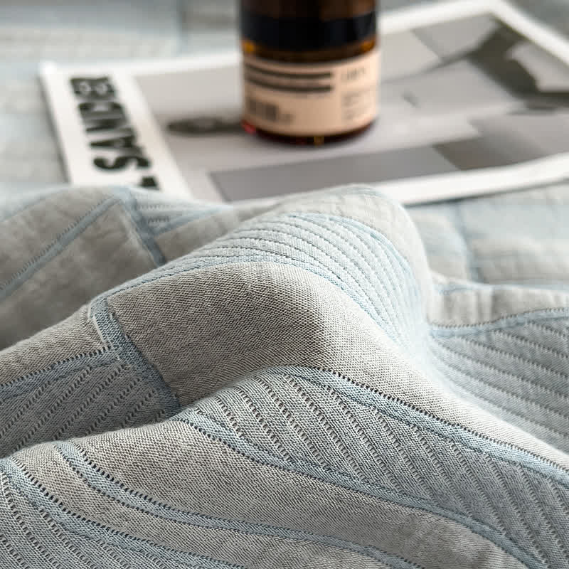 Minimalist Stripe Print Cotton Muslin Quilt