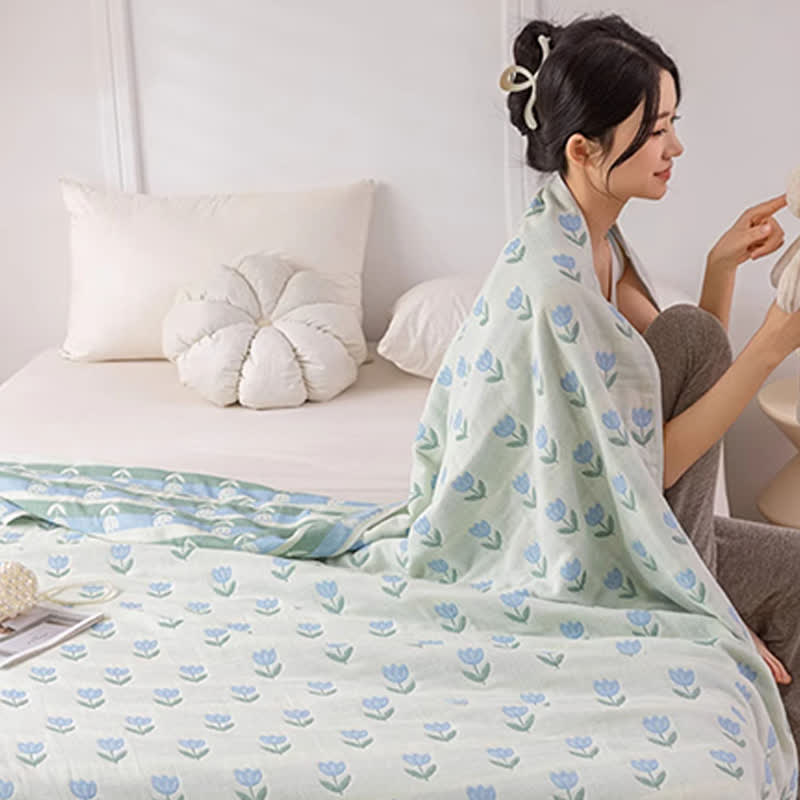 Tulip Cotton Gauze Reversible Quilt