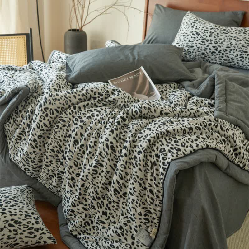 Leopard Print Natural Cotton Gauze Quilt - image 5