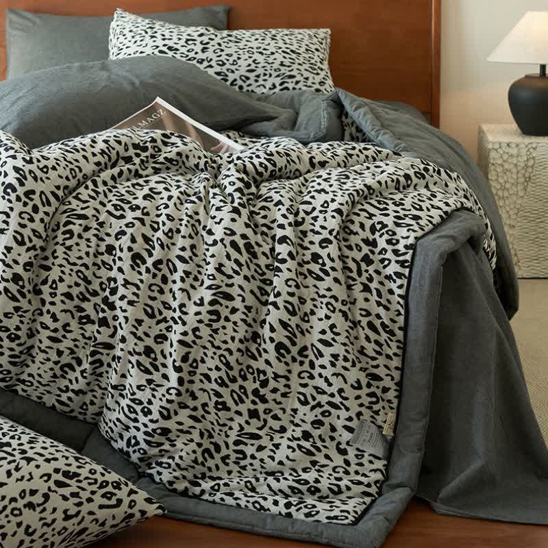 Leopard Print Natural Cotton Gauze Quilt - image 3