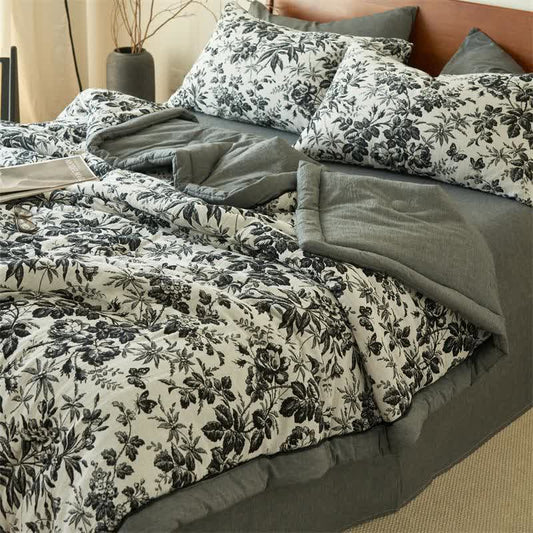 Black Camellia Natural Cotton Gauze Quilt - image 2