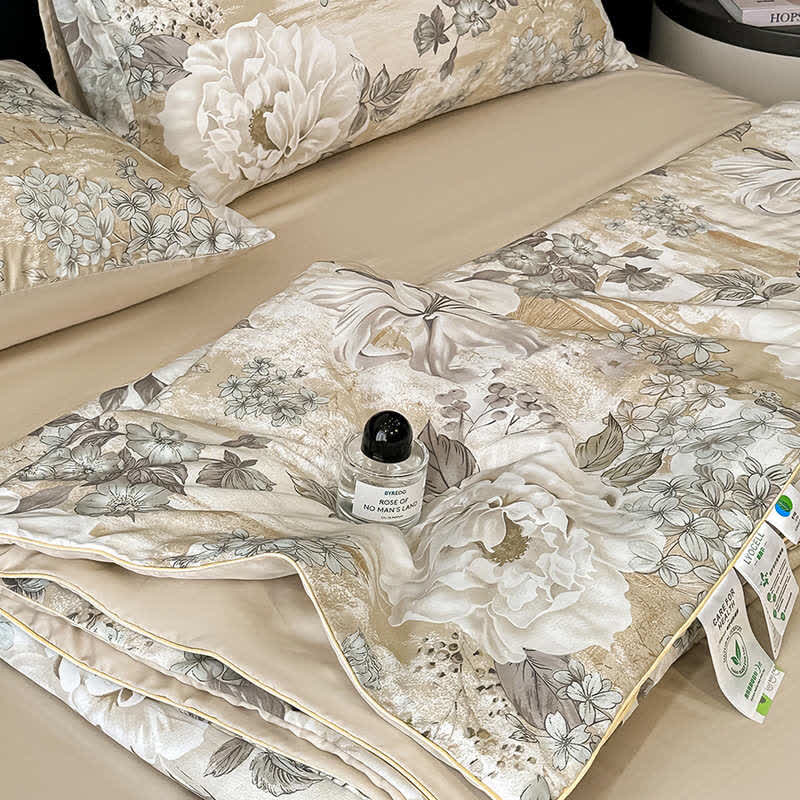 Peony Flourish Print Silky Natural Quilt - image 4