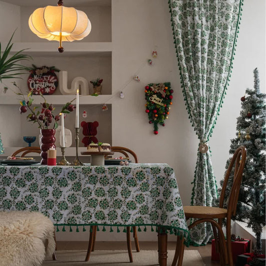 Christmas Floral Edelweiss Print Tablecloth - image 2