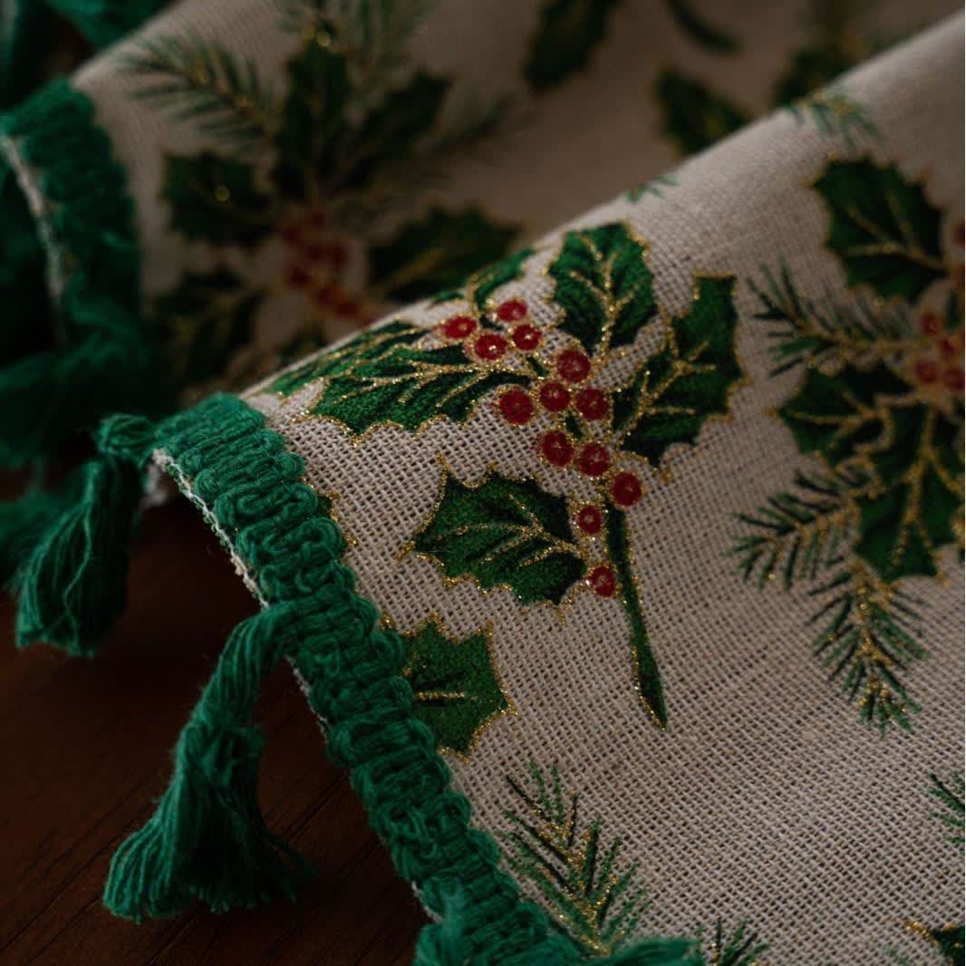Christmas Holly Leaf Print Tablecloth - image 5