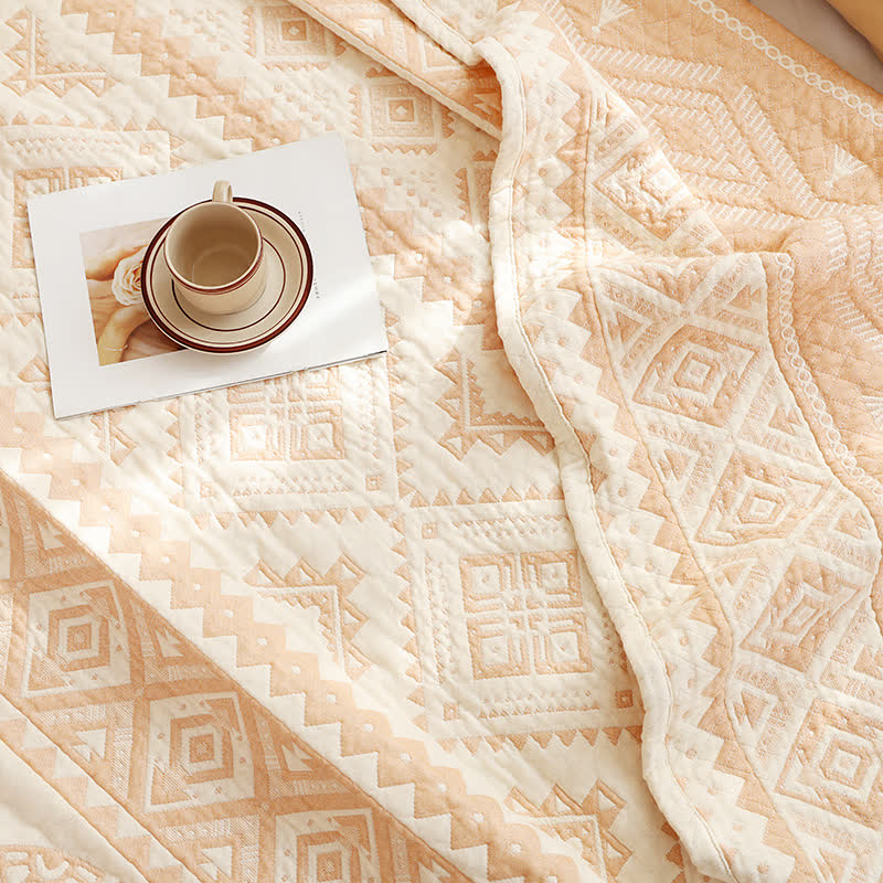 Beige Geometric Pattern Cotton Gauze Quilt - image 4