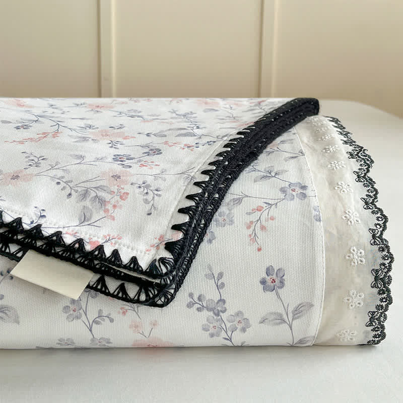 Vintage Floral Cotton Bedspread Set with Contrast Lace Trim - image 5
