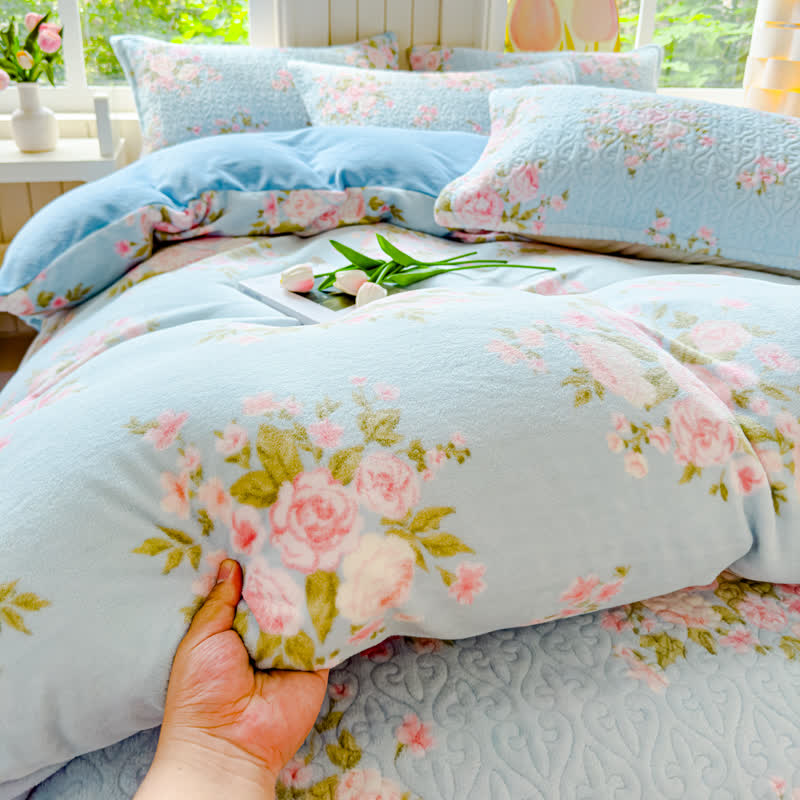 Winter Velvet Elegant Floral Bedding Set(4PCS)