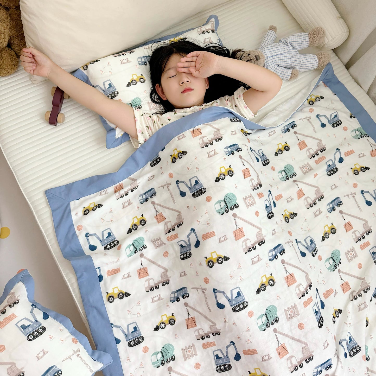 Cartoon Truck Bamboo Fiber Toddler Quilt