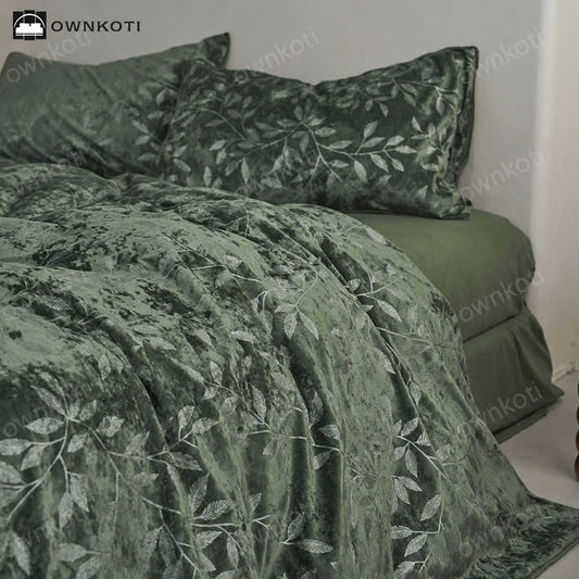 Retro Floral Soft Velvet Warm Bedding Set(4PCS)