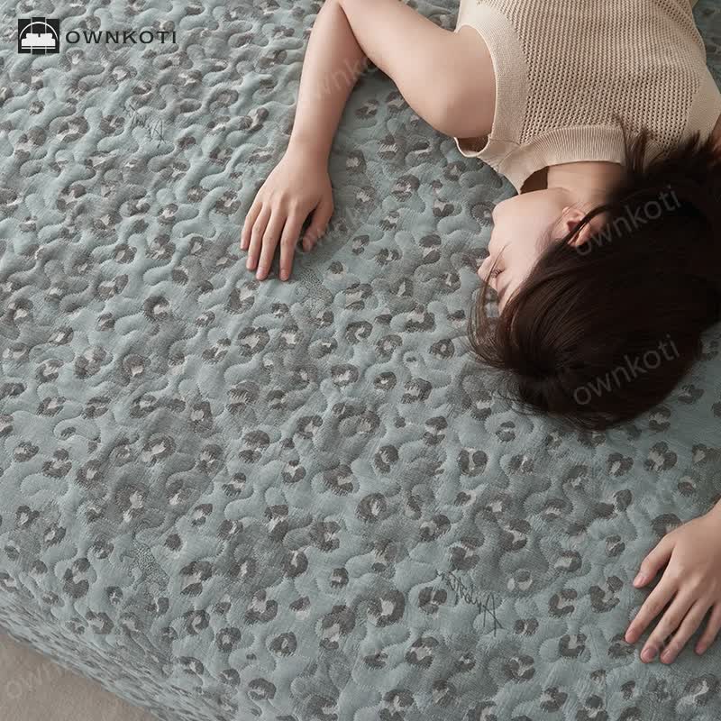 Leopard Print Double Layer Cotton Gauze Coverlet