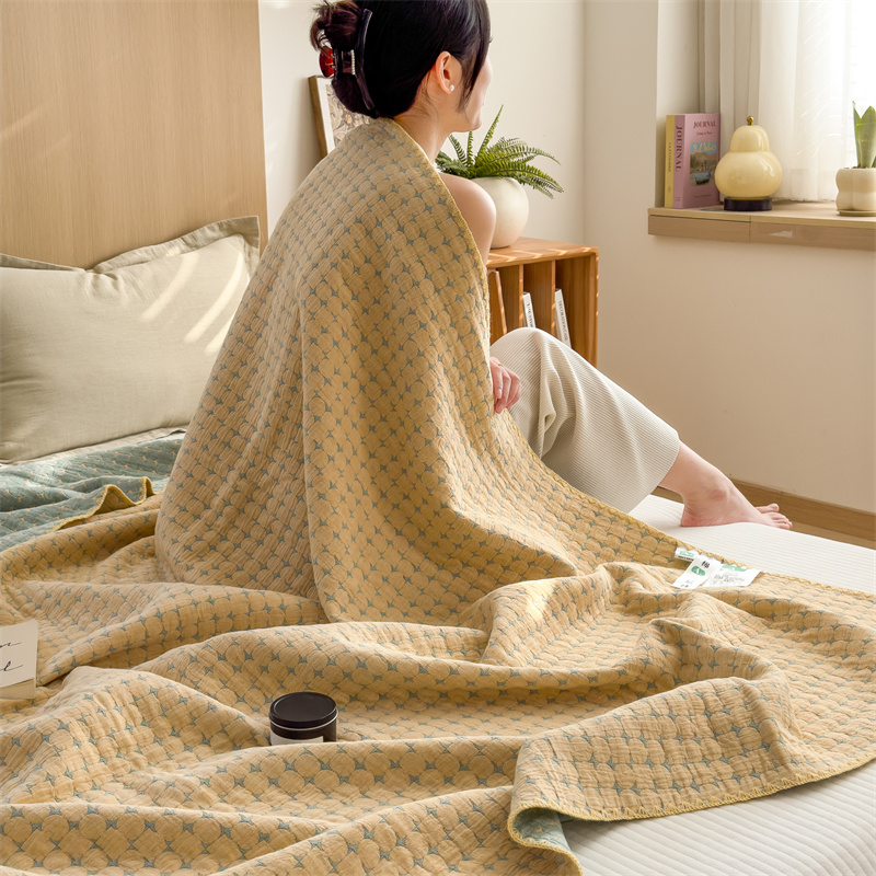 Breathable Three Layers Cotton Gauze Quilt - image 2