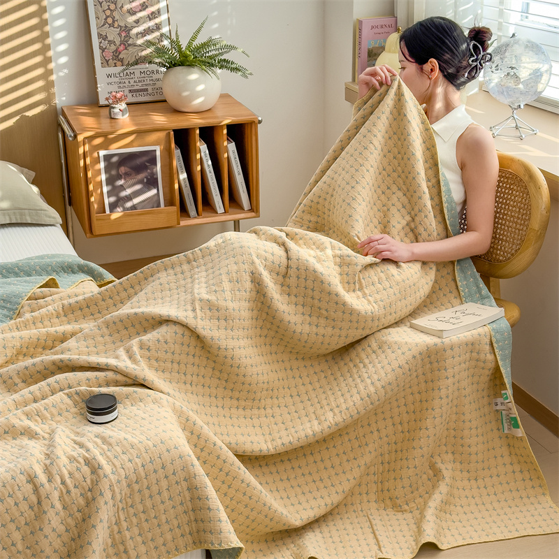 Breathable Three Layers Cotton Gauze Quilt - image 4