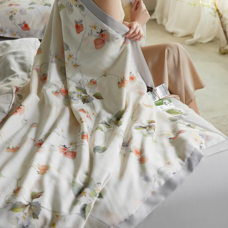 Strawberry Floral Lyocell Fiber Summer Silky Quilt