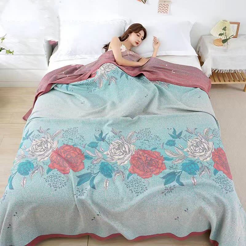 Luxurious Rose Print Cotton Quilt