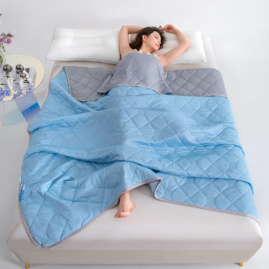 Reversible Cooling Quilt with Clover Grid Stitching