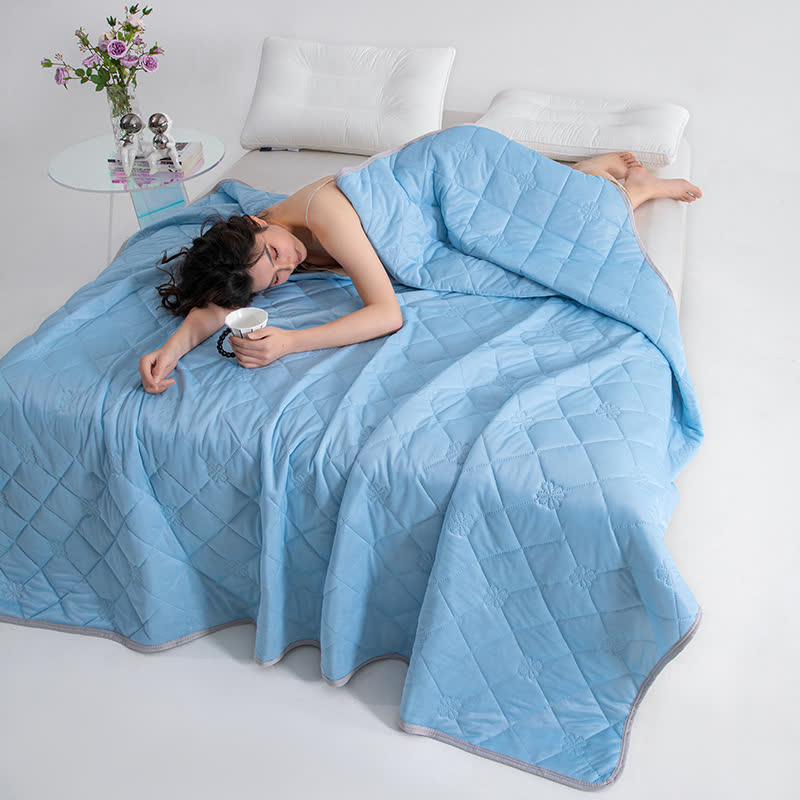 Reversible Cooling Quilt with Clover Grid Stitching