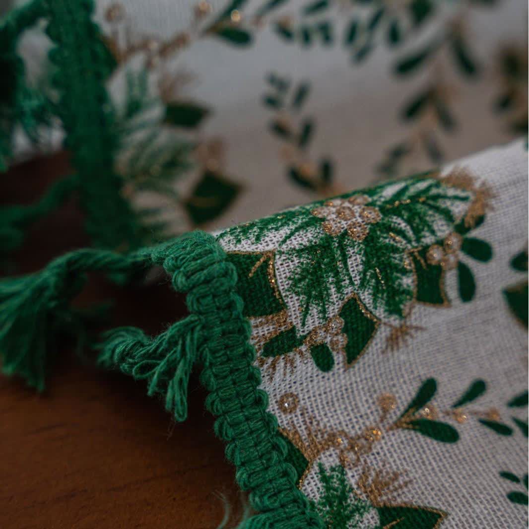 Christmas Floral Edelweiss Print Tablecloth - image 5